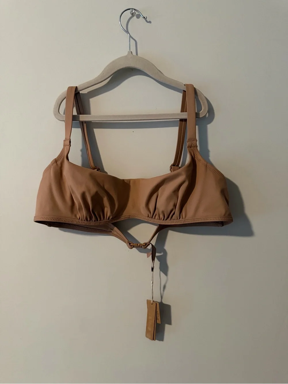 SKIMS Smooth Bandeau Bra in Taupe